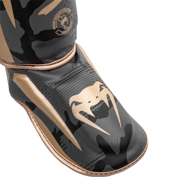 Шингарды Venum Elite Dark Camo/Gold - фото 4