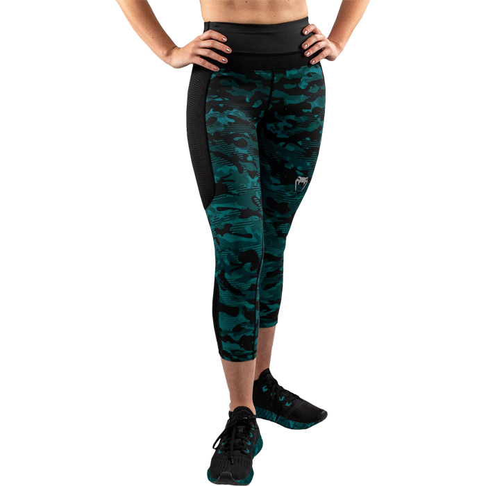 Женские укороченные компрессионные штаны Venum Defender Black/Green - фото 1