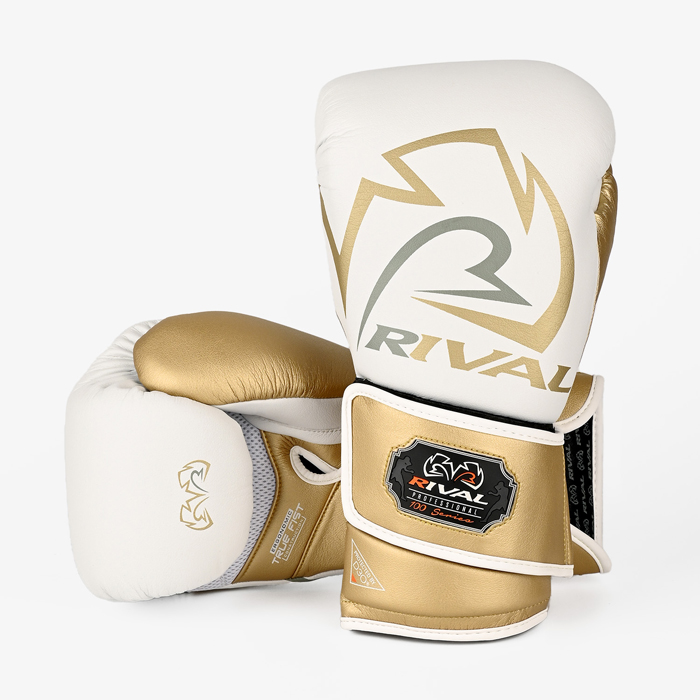 Снарядные боксерские перчатки Rival RB100 белый/золотой - фото 1